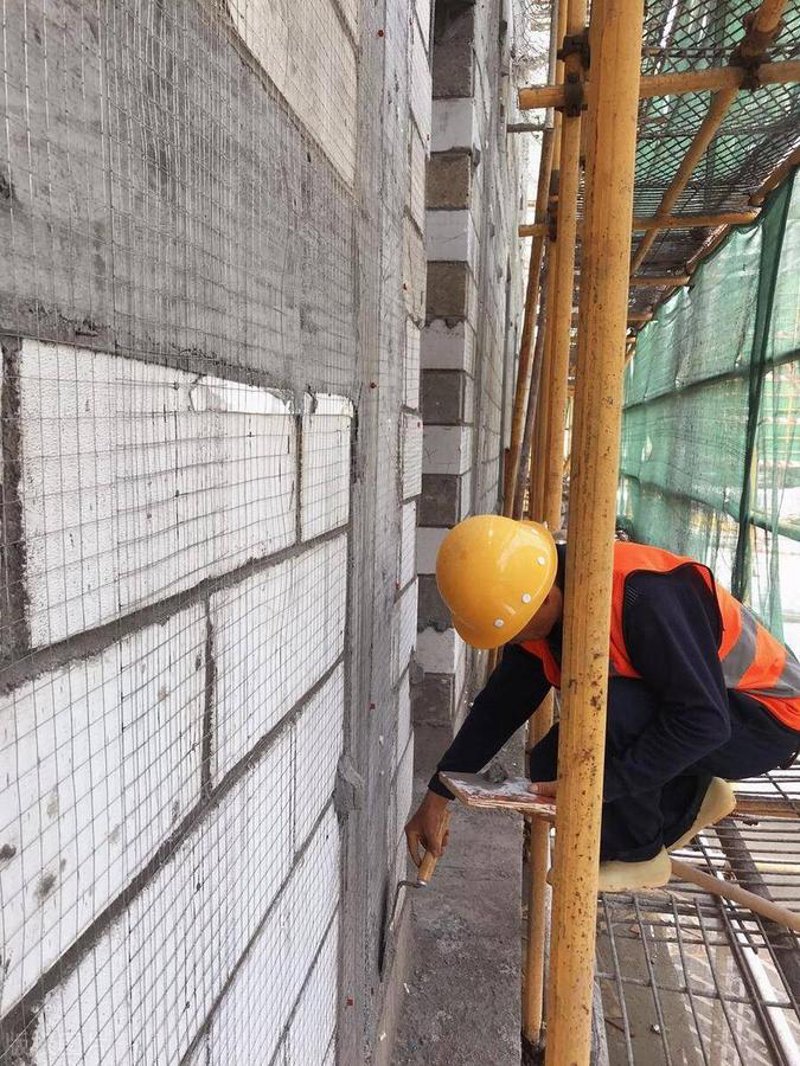 建筑保温材料：如何选择适合的“外套”？